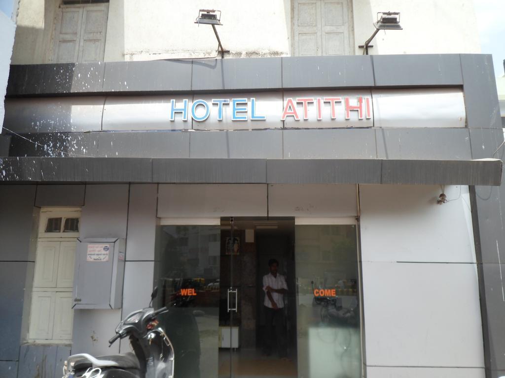 Hotel Atithi Ahmedabad Ngoại thất bức ảnh