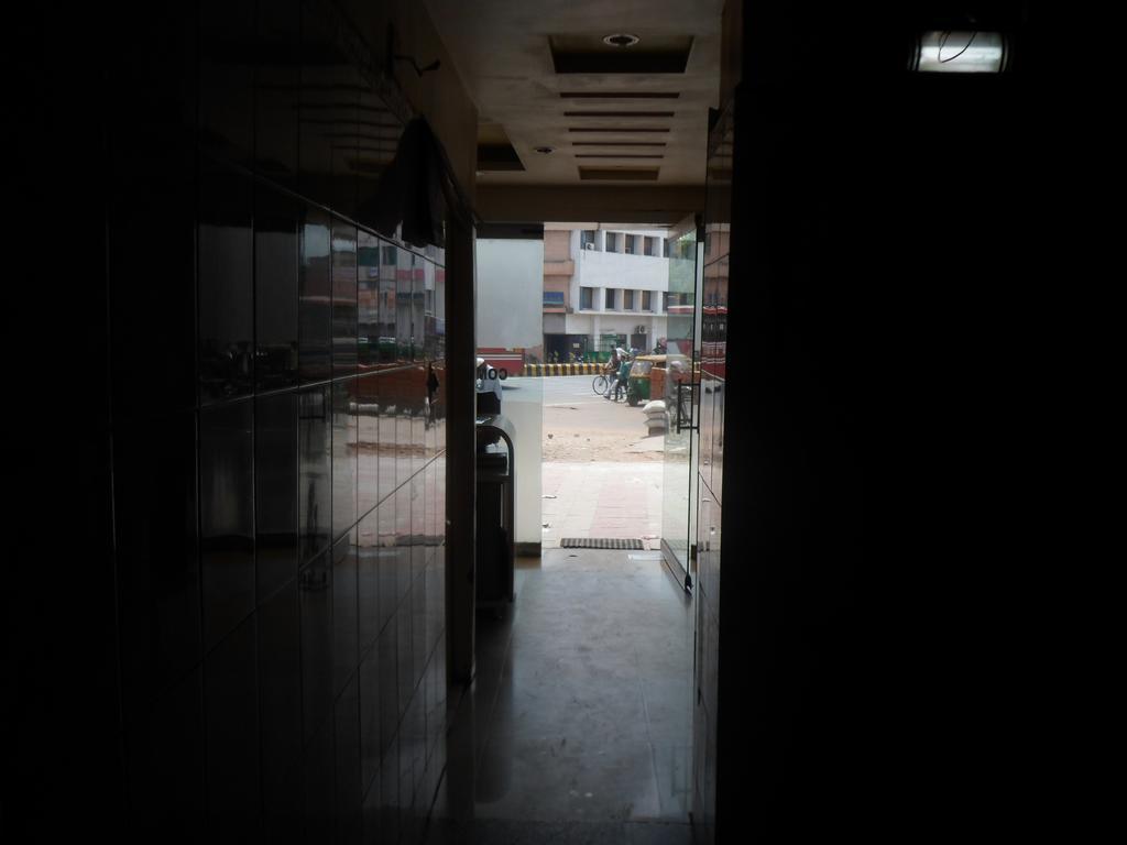 Hotel Atithi Ahmedabad Ngoại thất bức ảnh