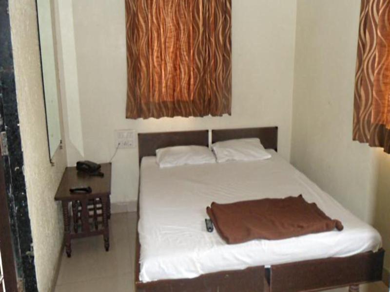 Hotel Atithi Ahmedabad Ngoại thất bức ảnh
