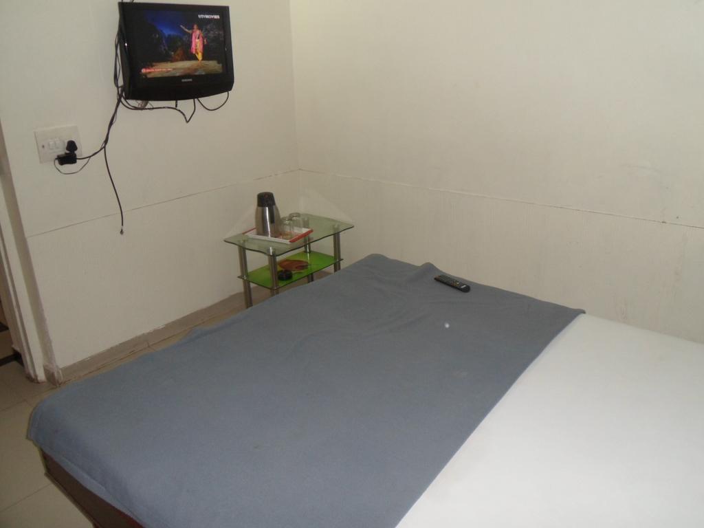 Hotel Atithi Ahmedabad Phòng bức ảnh